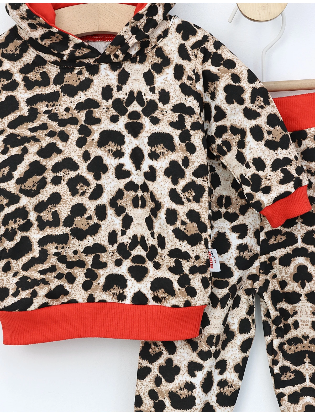 Costumas 2 piese Leopard model cu rosu