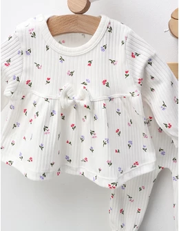 Costumas 3 piese, imprimat floricele, alb