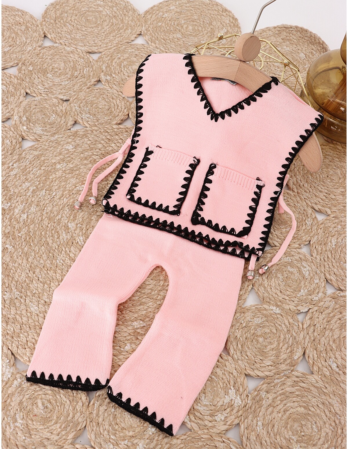 Costumas croset cu vesta Maya model roz