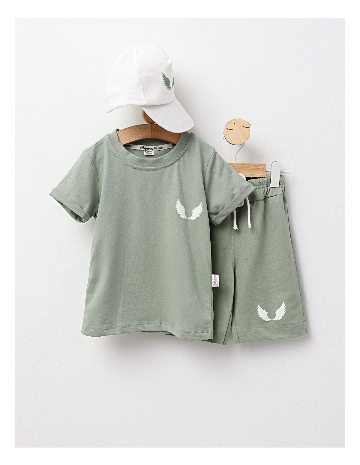 Costumas de vara, Wings, cu verde-deschis