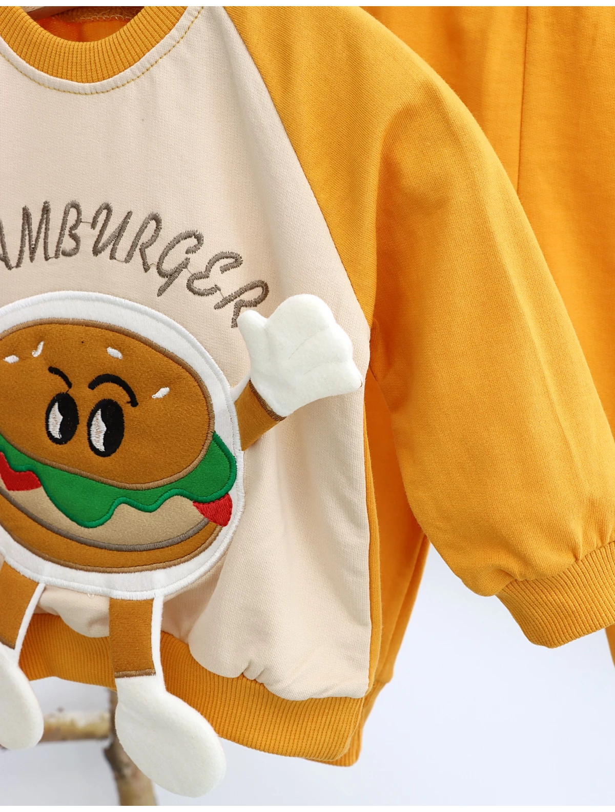Costumas Hamburger model crem-galben