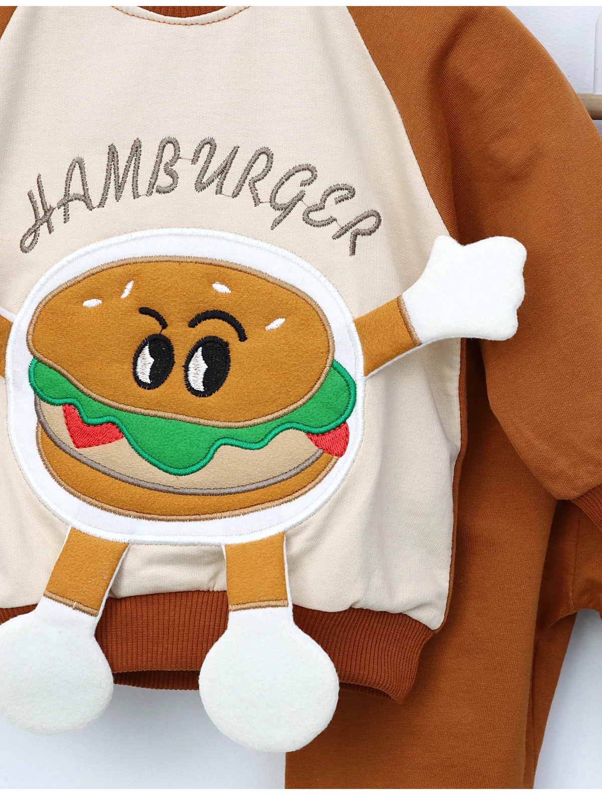 Costumas Hamburger model crem-maro