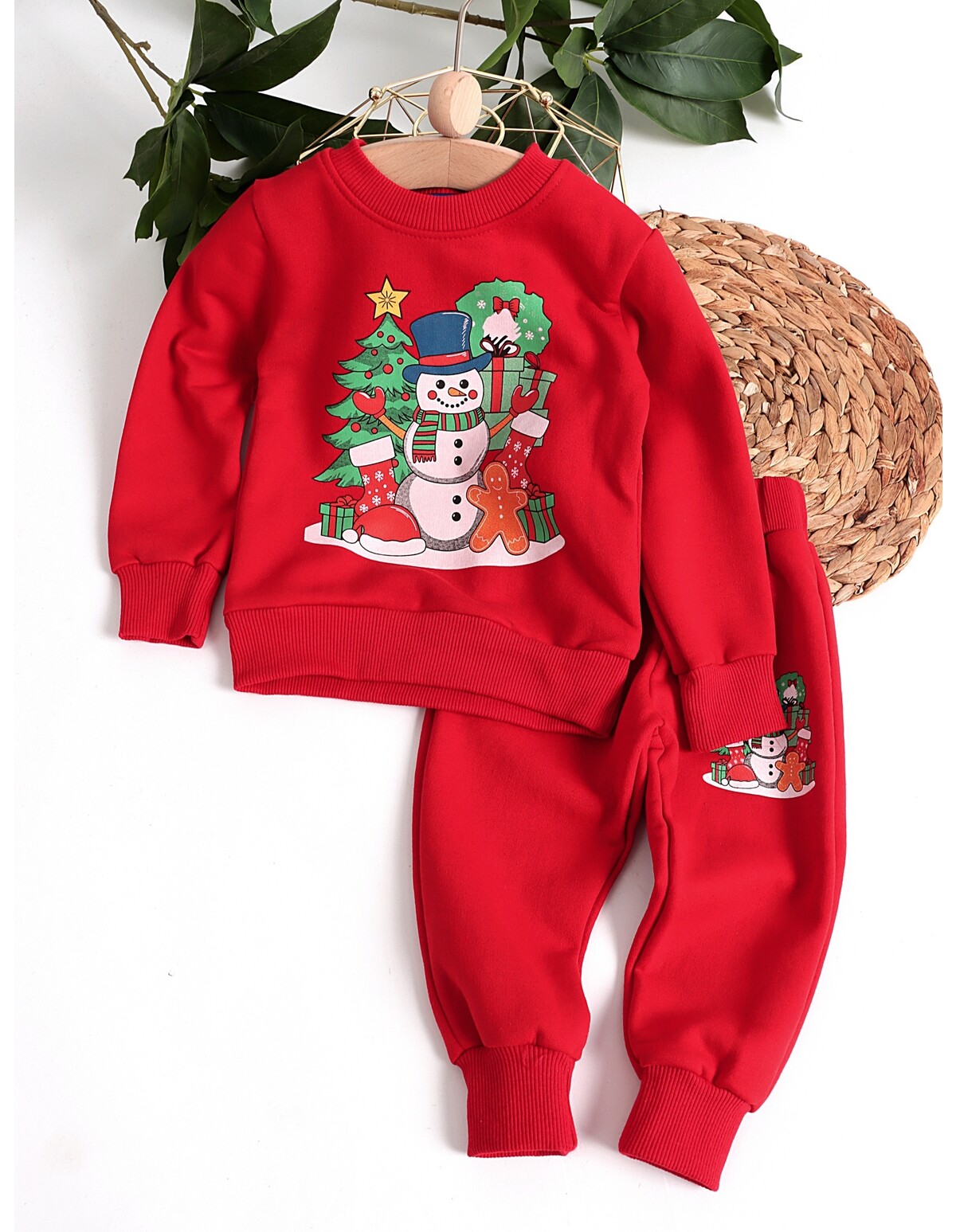 Costumas plusat SnowMan & Gifts rosu