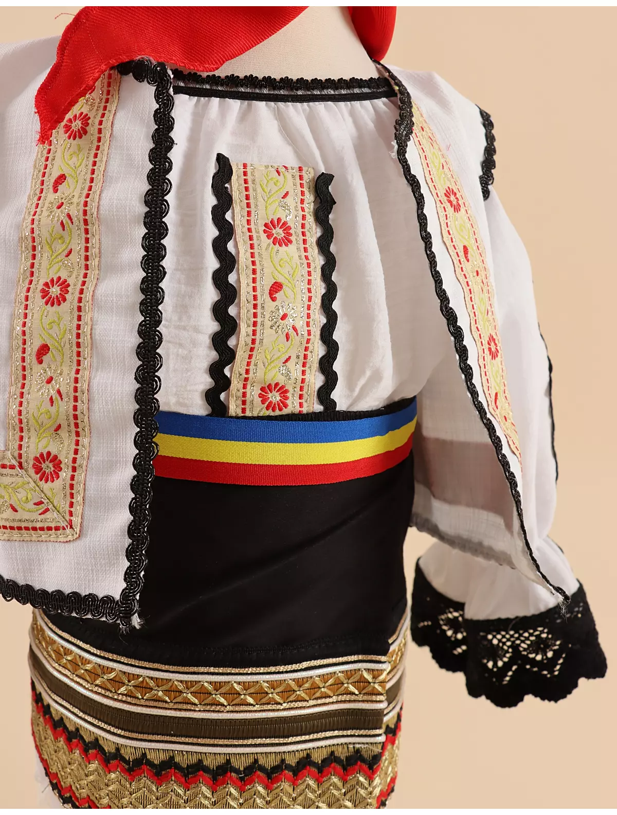 Costumas Traditional Bucovina fete