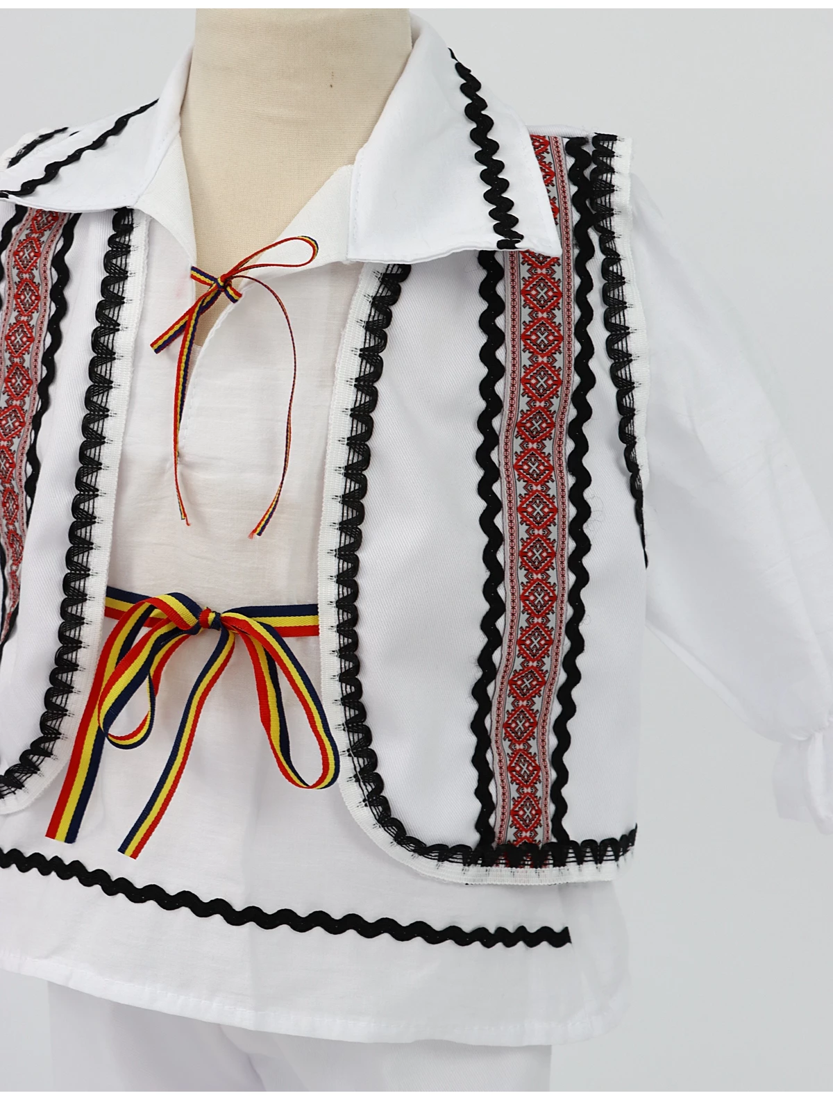 Costumas TRADITIONAL Romania-Tricolor rosu
