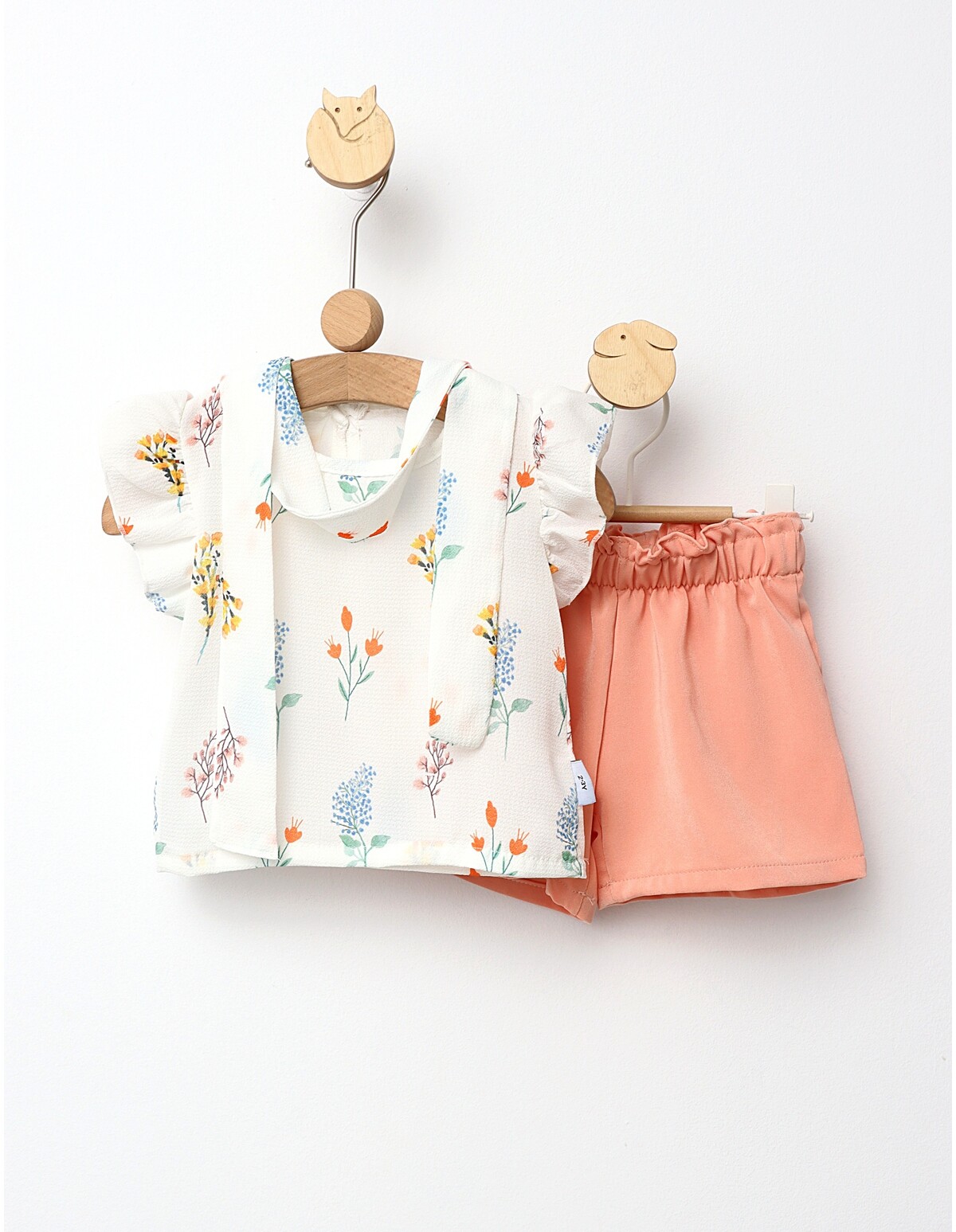 Costumas vara Flowers For Girls model cu corai