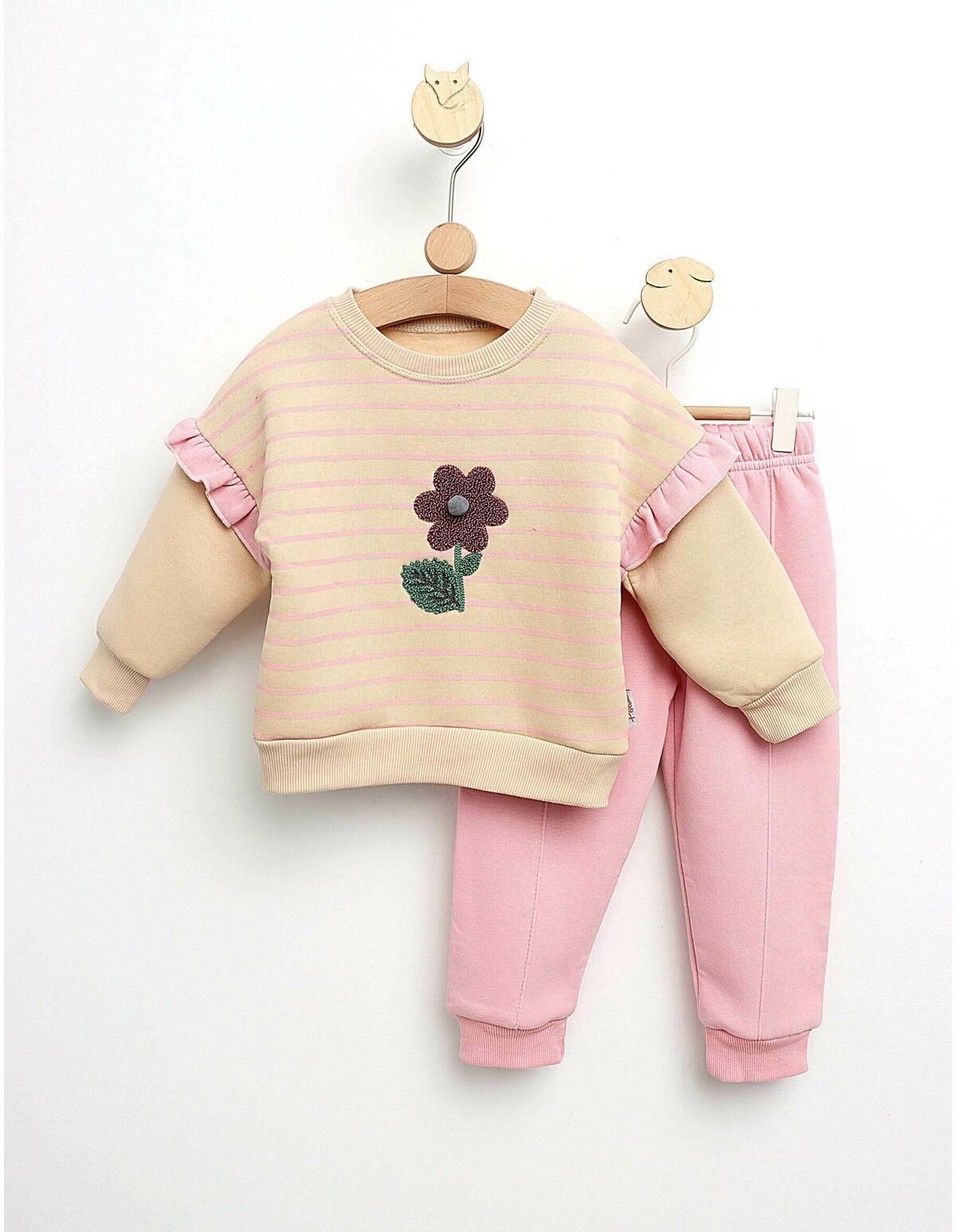 Costumas vatuit O Floricica model mov