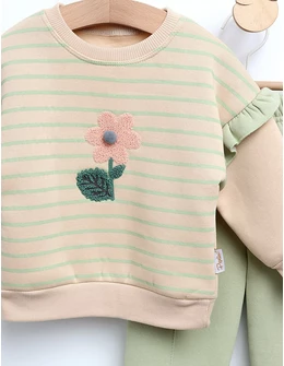 Costumas vatuit O Floricica model verde