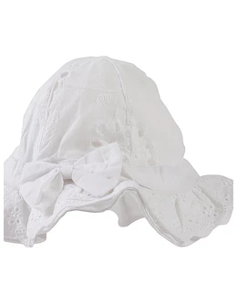 Palarie cu broderie, fundita si snur, alb