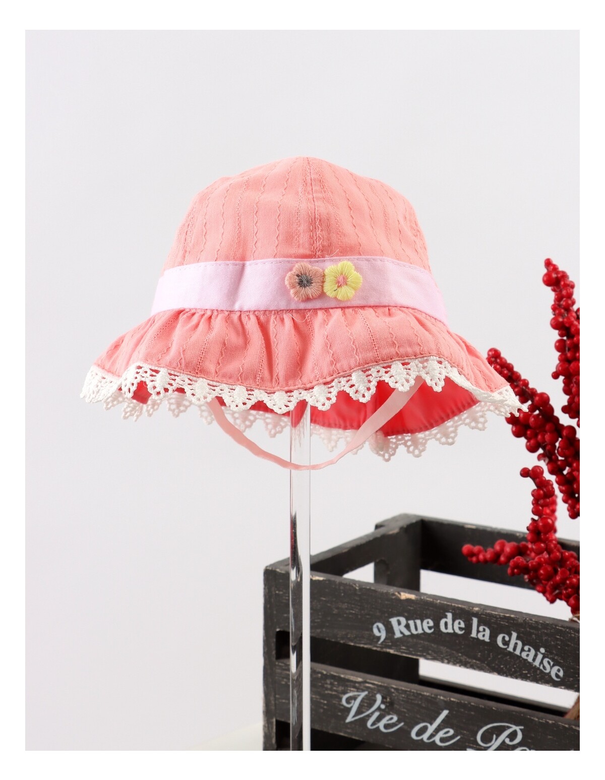 Palarie Zara brodata-floricele corai