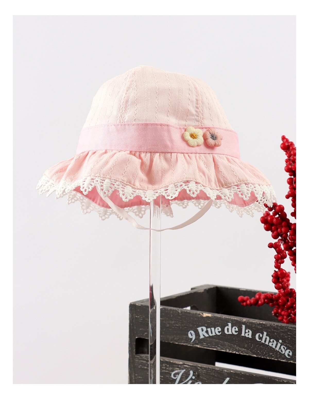 Palarie Zara brodata-floricele roz