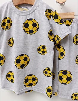 Pijama de vara gri-galben, Fotbal