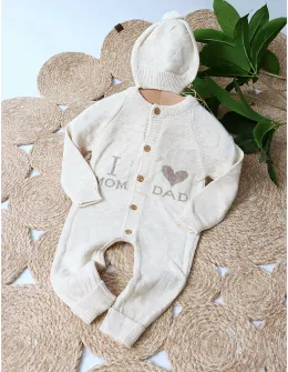 Salopeta cu fes Love Mom Dad acrilic crem