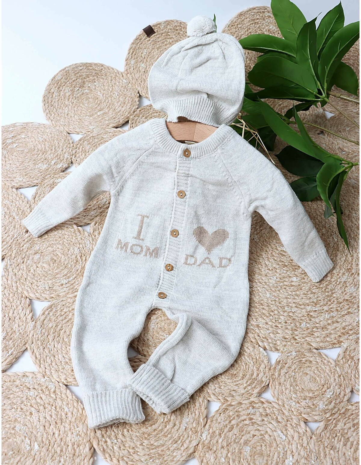 Salopeta cu fes Love Mom Dad acrilic gri
