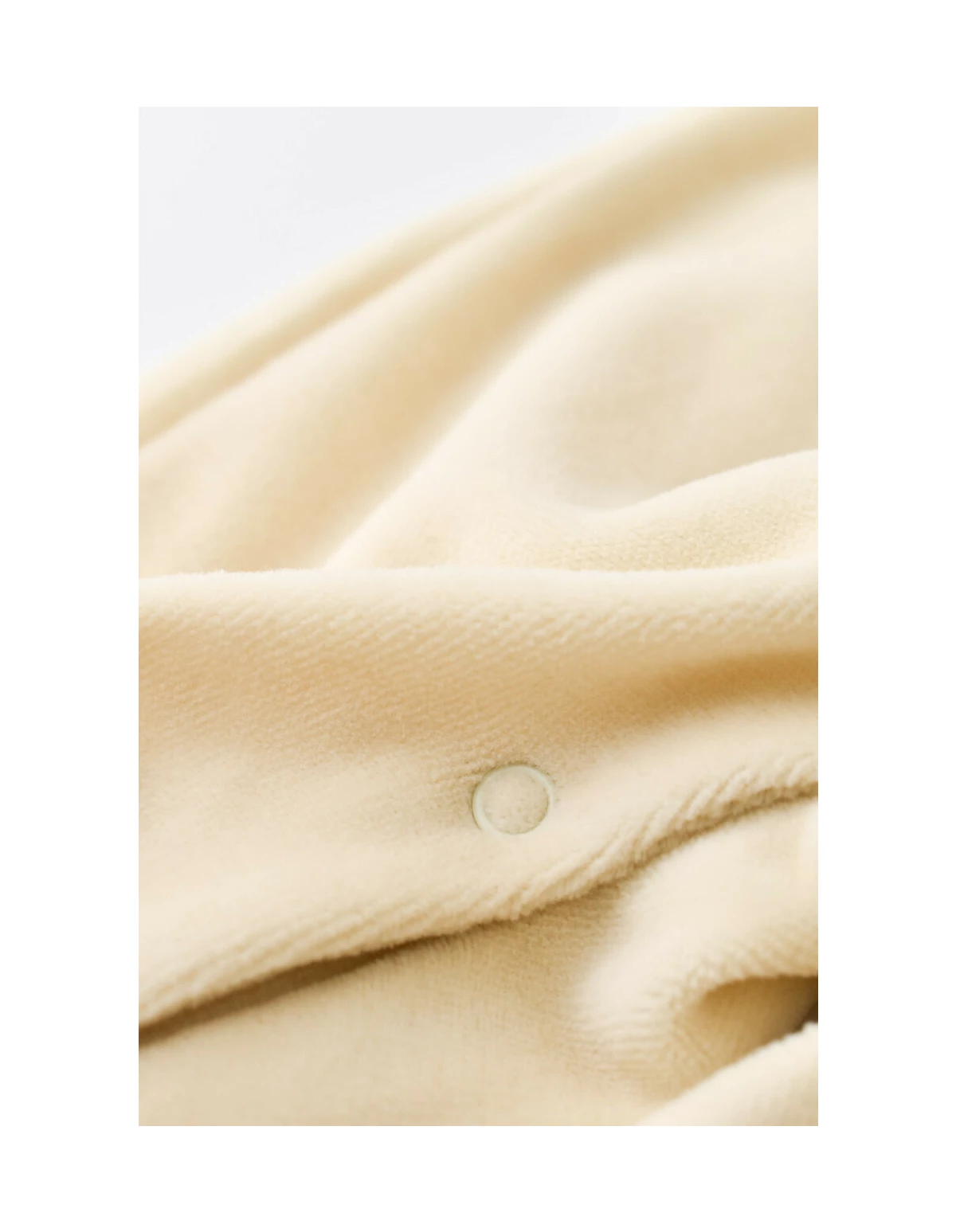 Salopeta Ursulet cu maneca lunga si botosei din 80%bumbac organic si 20% poliester - Crem, Baby Cosy