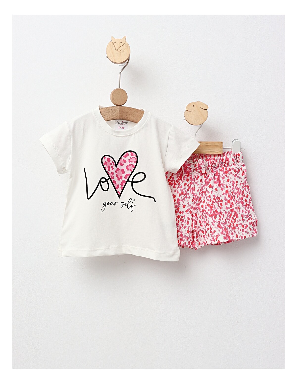 Set vara, Love Yourself, alb-roz