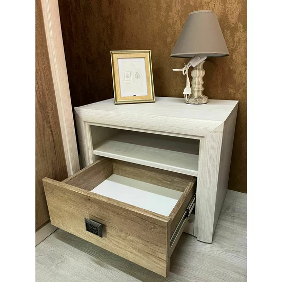 Noptiera koen II 58,5x40x44,5 h cm Pin Arizona /Stejar Nava picture - 4