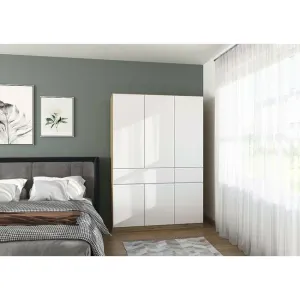 Dulap Macari- dimensiuni variate, design modern, spatiu generos, culori personalizabile