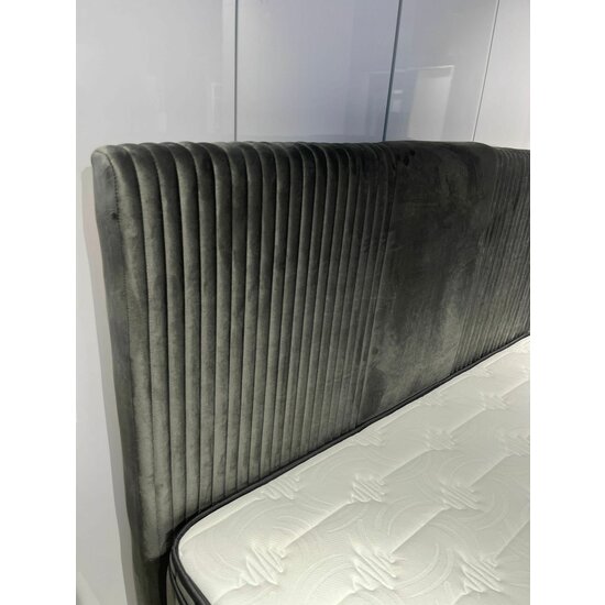 Set Pat Tapițat Bella + Saltea, ladă depozitare, tapițerie catifea premium, structură metal + PAL, 160x200 cm, Gri picture - 13