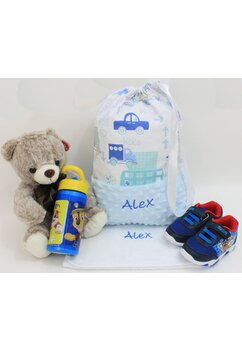 Set gradinita, saculet si prosopel, personalizat, minky albastru cu masinute Beep