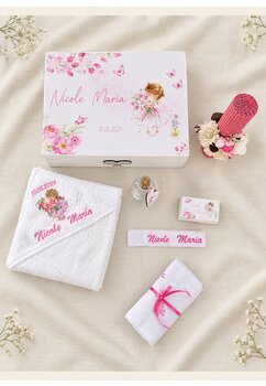 Trusou botez, cutie de amintiri personalizata, fetita cu flori in brate