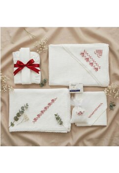 Trusou botez muselina, 8 piese, Elena, cu model traditional