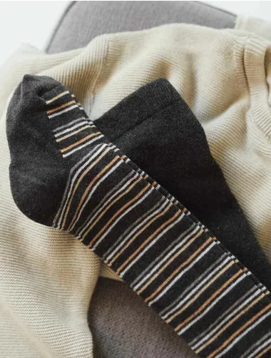 Baumwoll-Graphit-Melange-Socken mit farbigen Streifen Steven S071-150