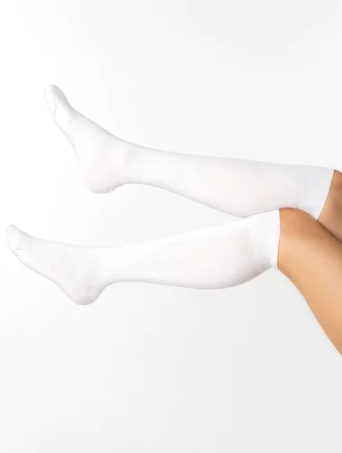 Steven S072-078 lange weiße Baumwollsocken unterhalb des Knies