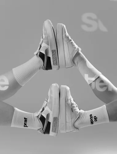 Unisex-Socken „Stardust“ – Zusammenarbeit mit Sosetaria und Tombabe.