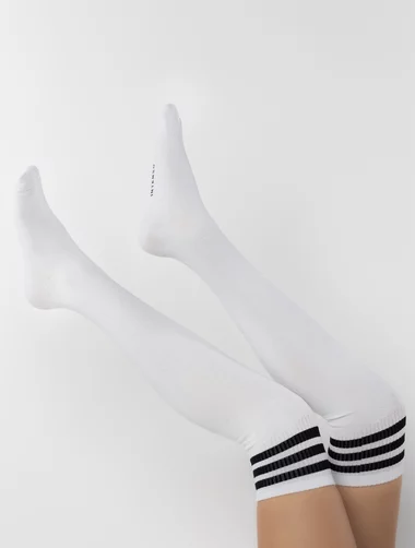 Weiße Baumwoll-Leggingsocken über dem Knie mit Streifen Intenso 426-120