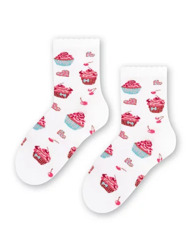 Weiße Kindersocken mit Cupcake-Muster Steven S084-001