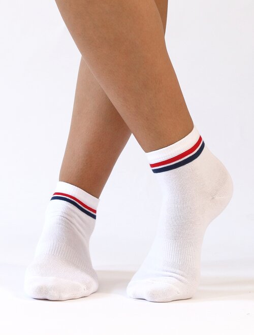 Sosete fine sport cu dungi din bumbac wola w84.0s1