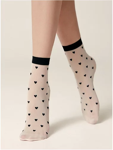 Sosete lycra ecru cu inimioare negre Conte Elegant Lovely 20 den