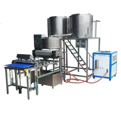 Linie full automat pentru confectionarea fagurilor de ceara prin presare la cald 40-60 kg faguri pe ora cu doua sterilizatoare