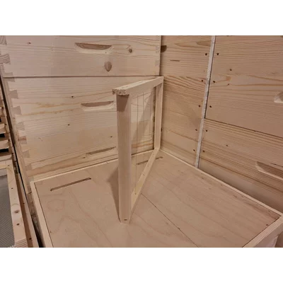 Rama dreapta stupi, tei, corp Dadant 1/1, insarmata vertical in 