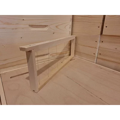 Rama dreapta stupi, tei, magazie 1/2 (hausse), insarmata vertical in 