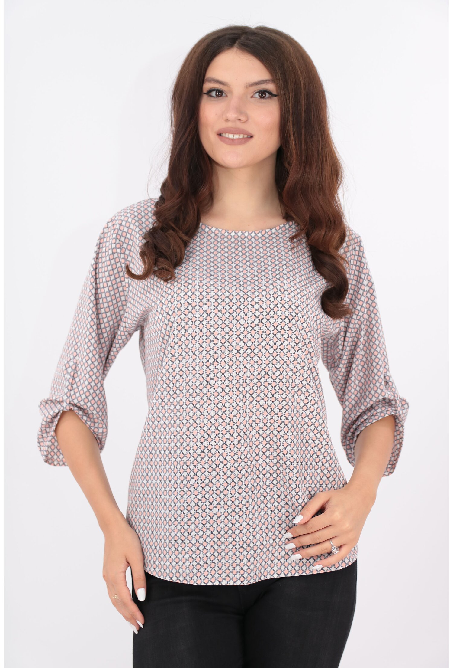 Bluza alba cu buline roz