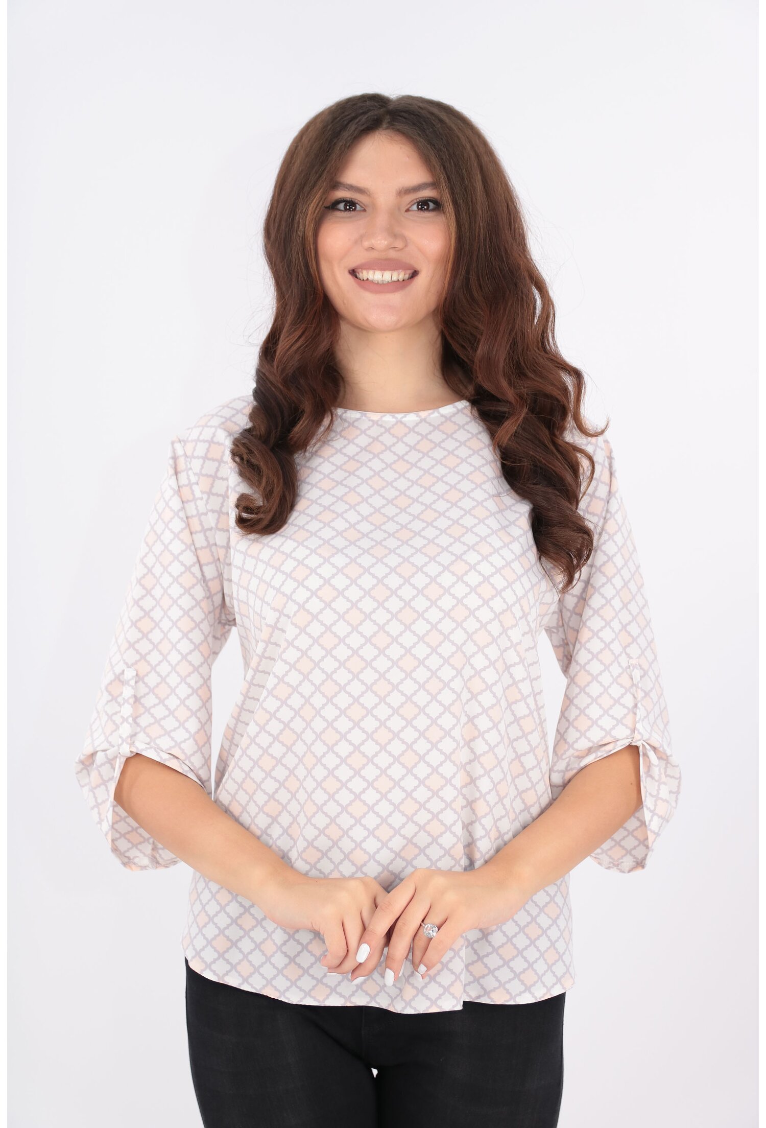 Bluza alba cu romburi roz-pudra