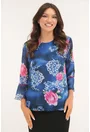 Bluza albastra cu flori maxi roz si volanase la maneci