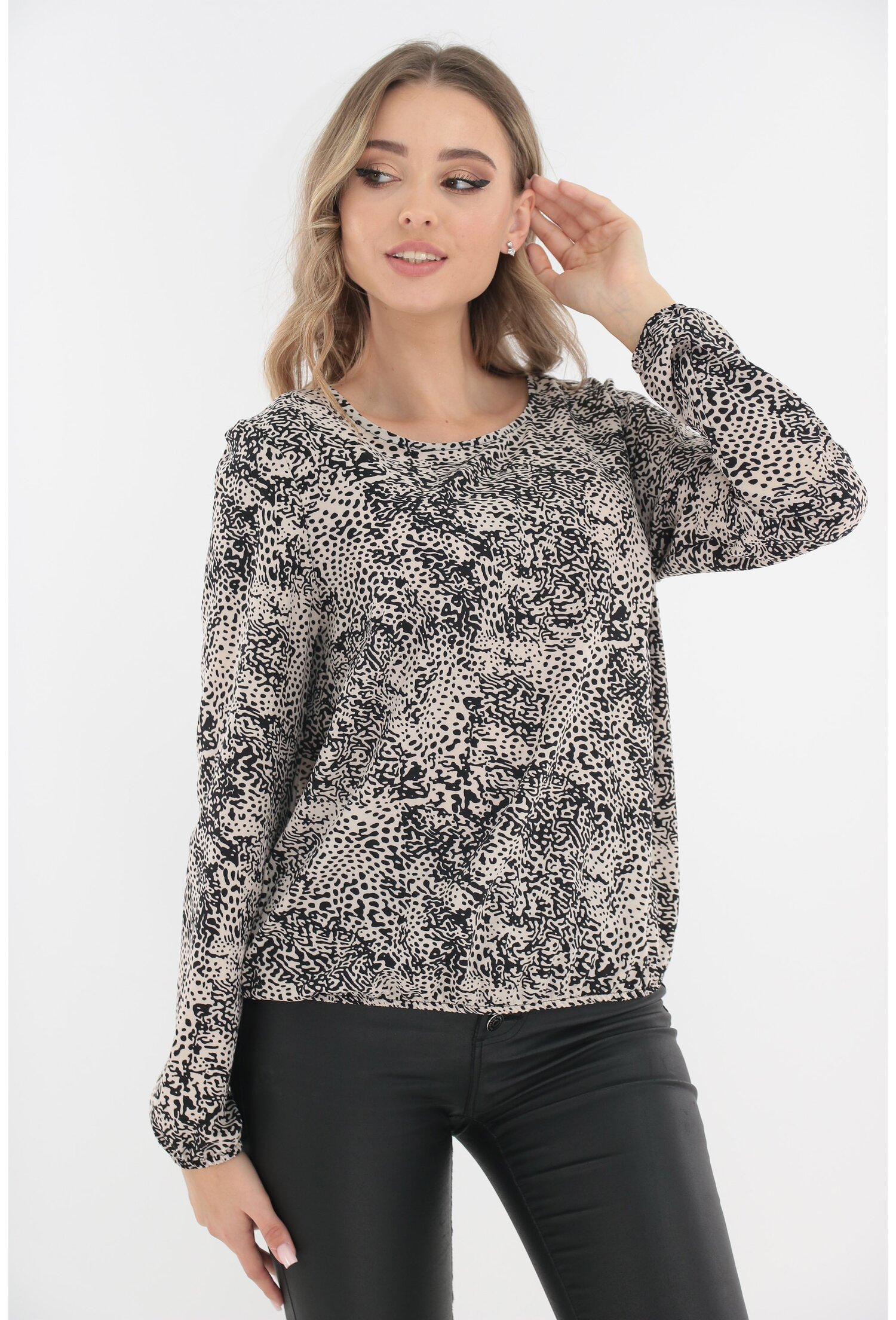 Bluza bej cu animal print negru - Bluze elegante