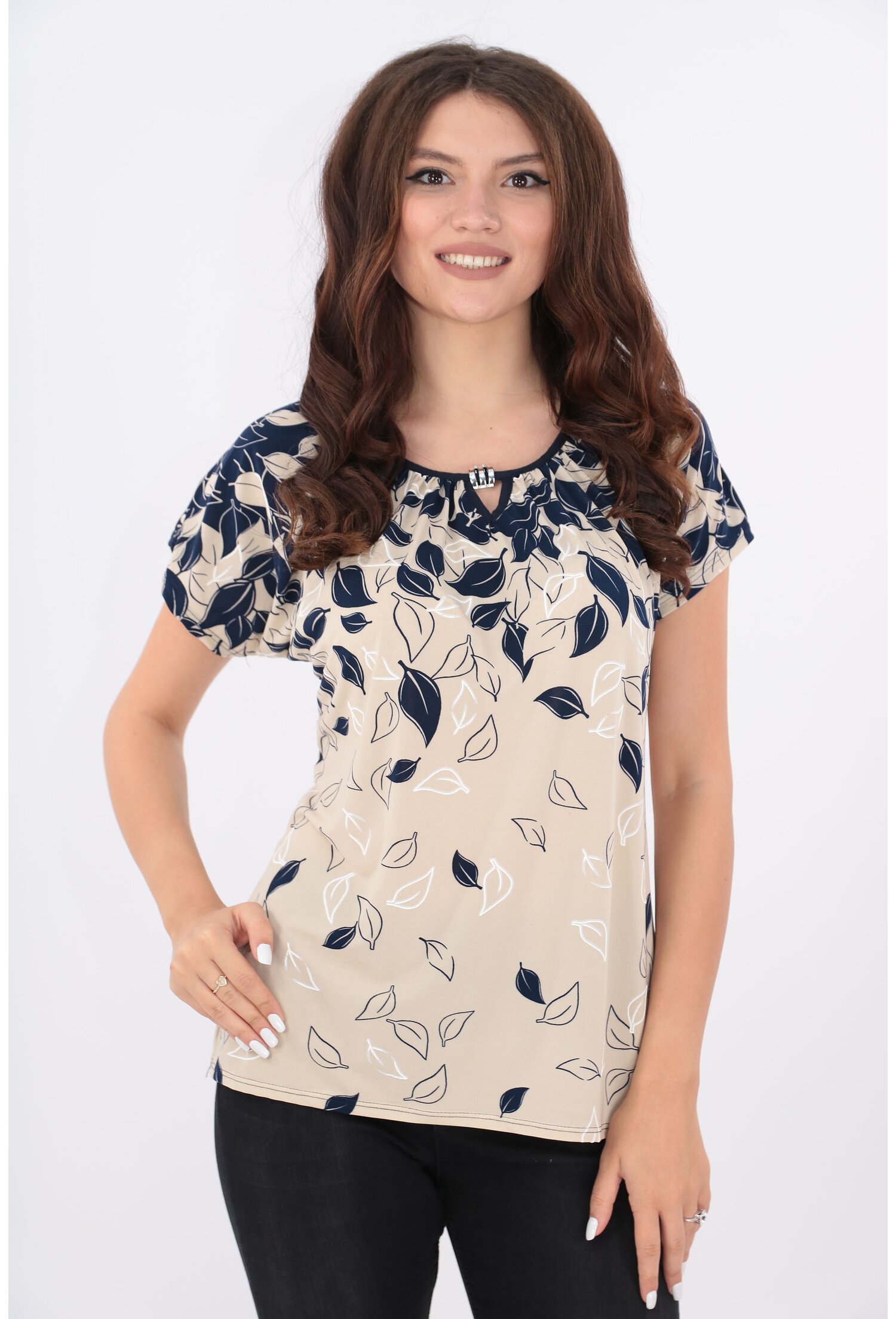 Bluza bej cu frunze bleumarin