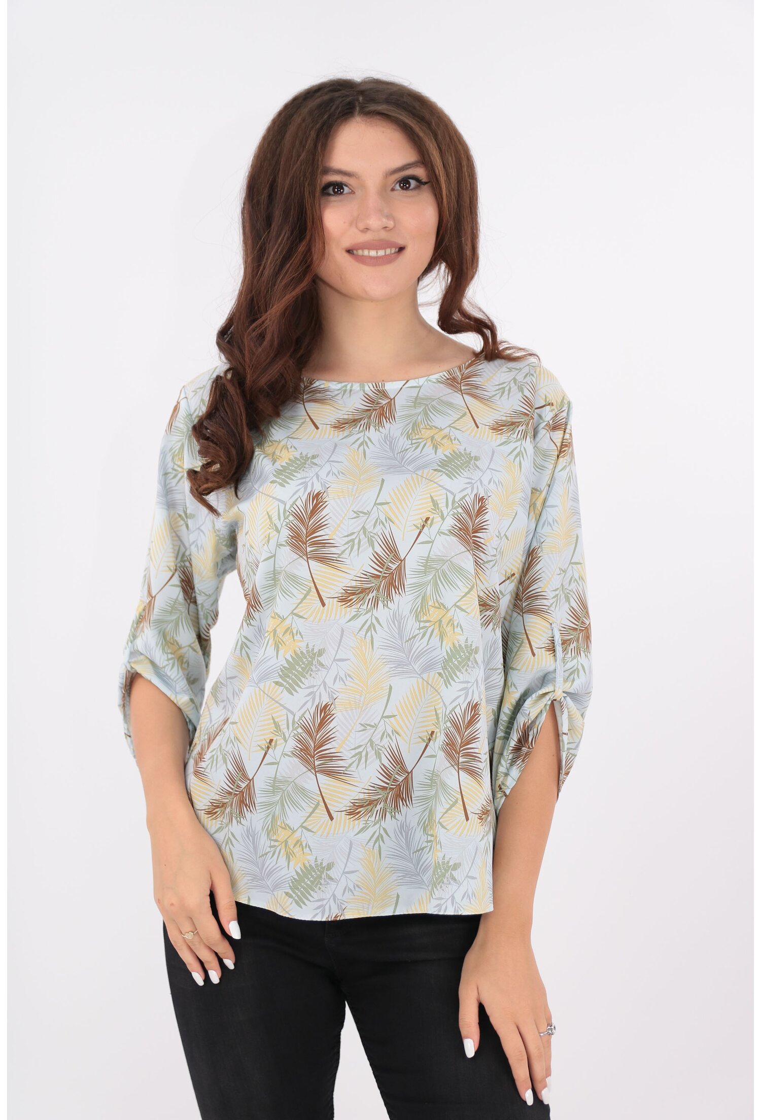 Bluza bleu cu frunze galbene-maro