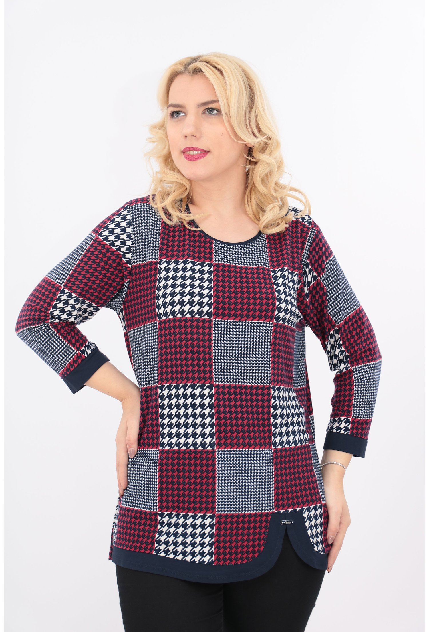 Bluza bleumarin cu carouri rosii