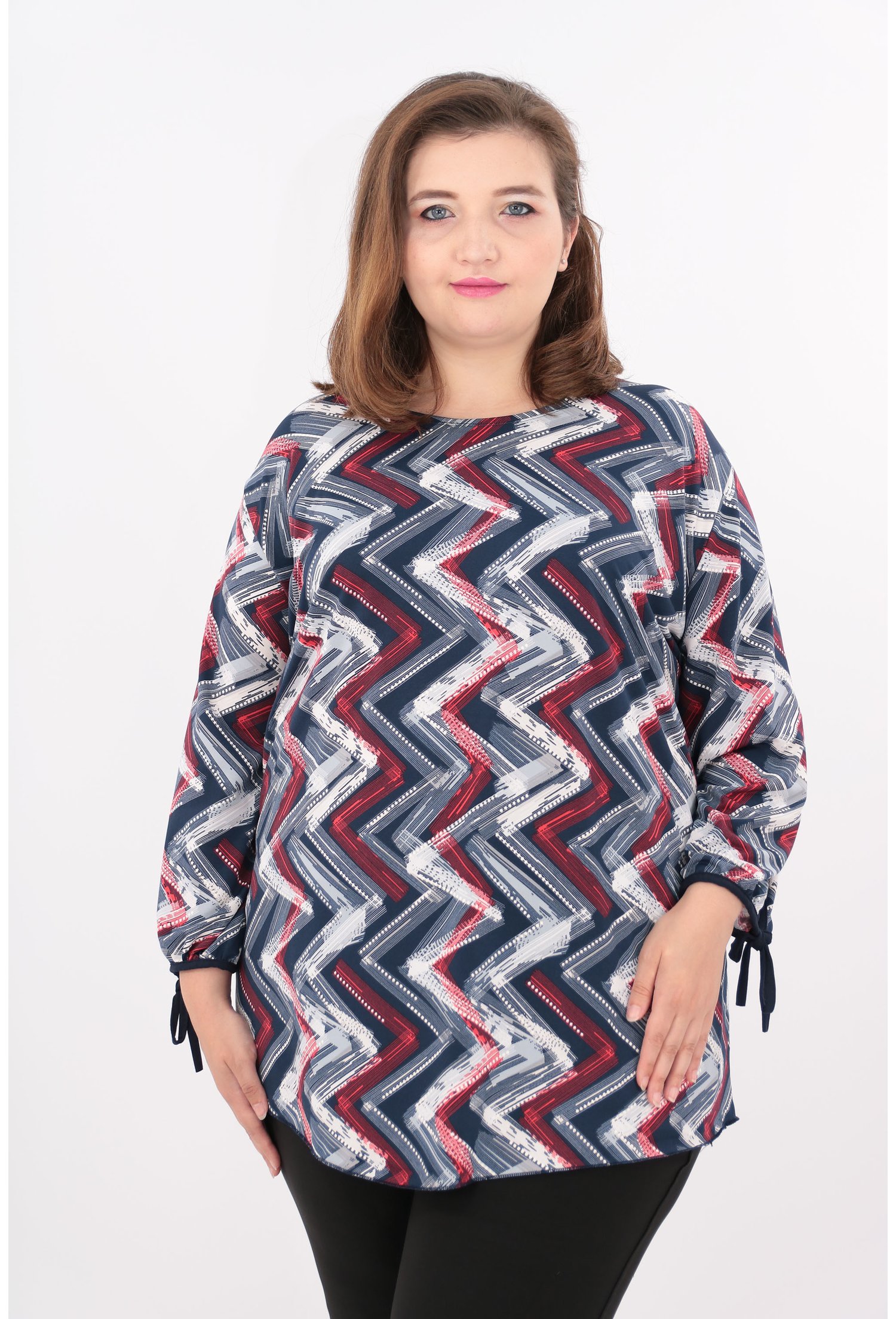 Bluza bleumarin cu desen geometric