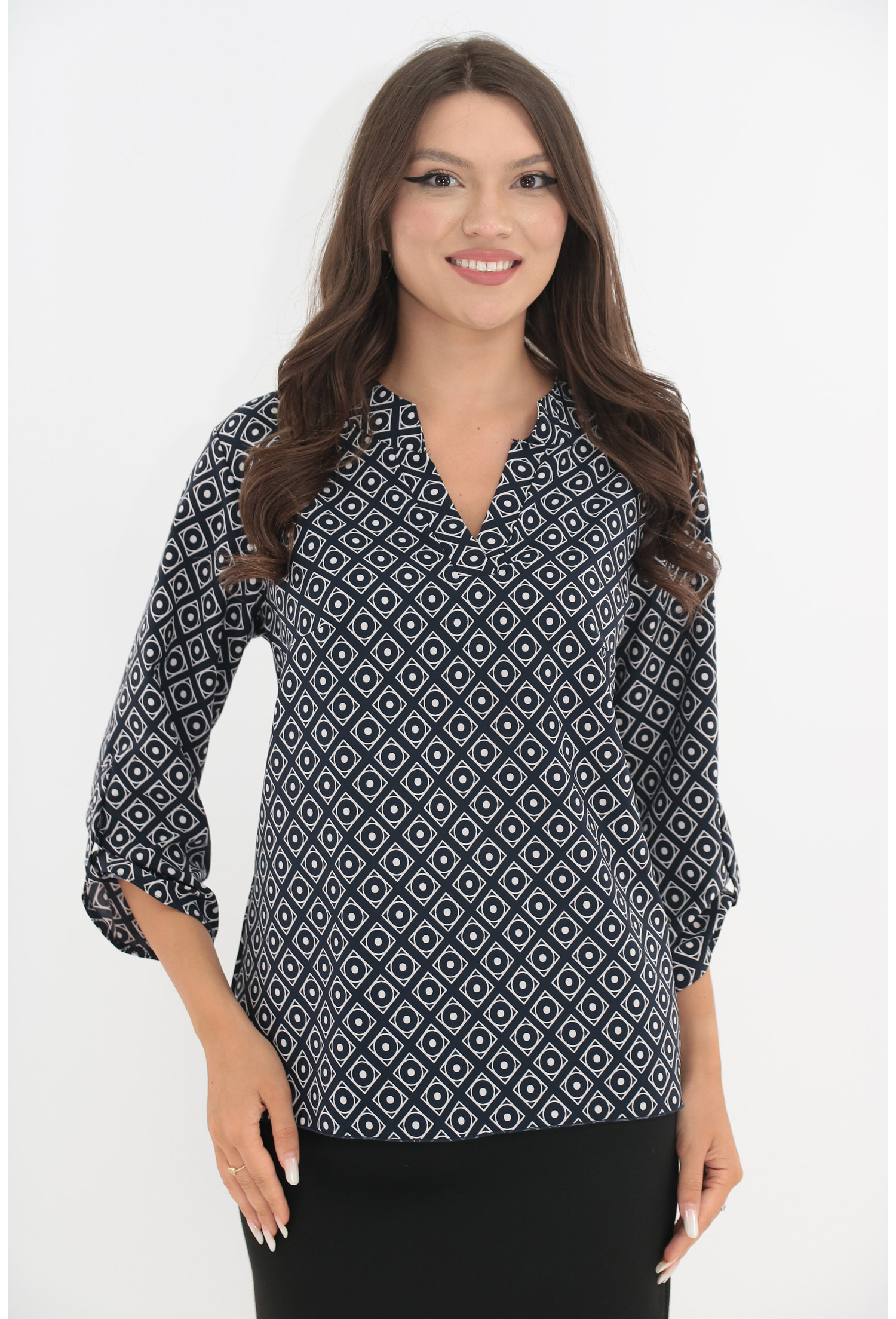 Bluza bleumarin cu print geometric alb