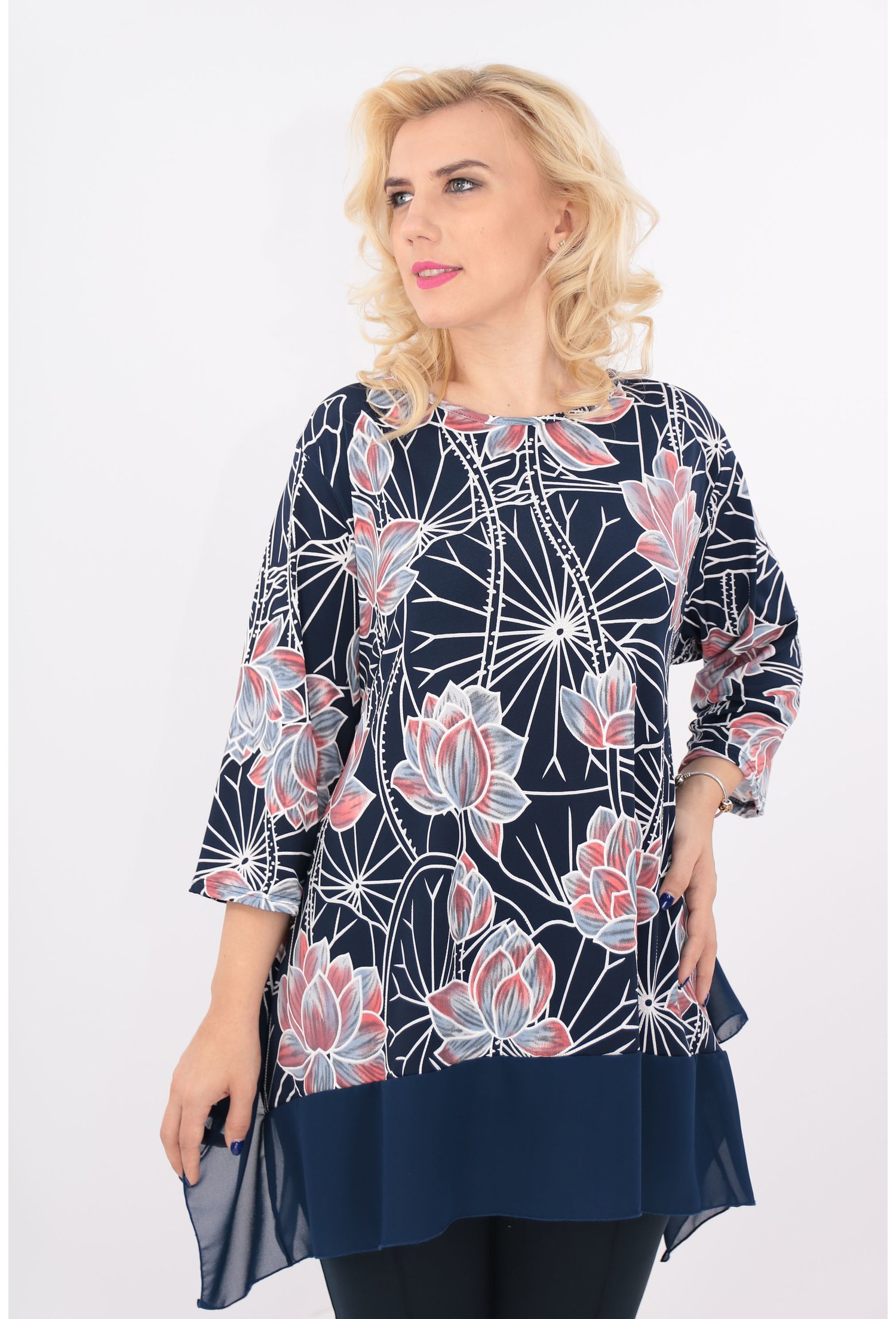Bluza bleumarin cu print roz