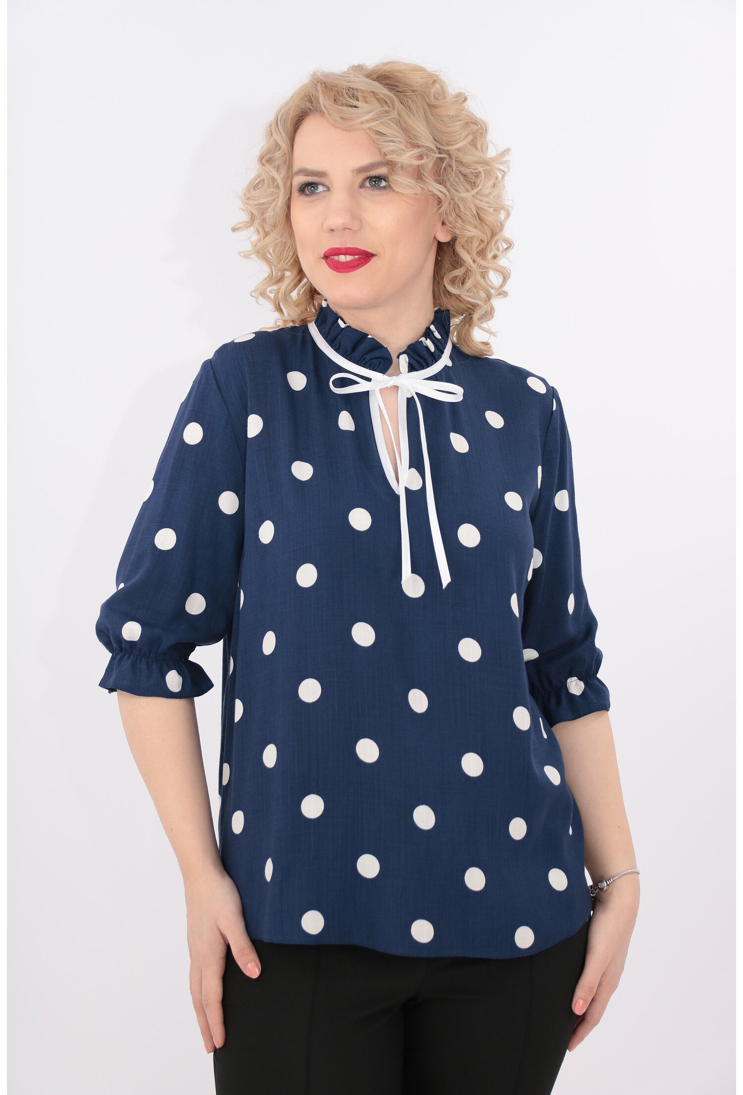 Bluza bleumarin din bumbac cu buline albe