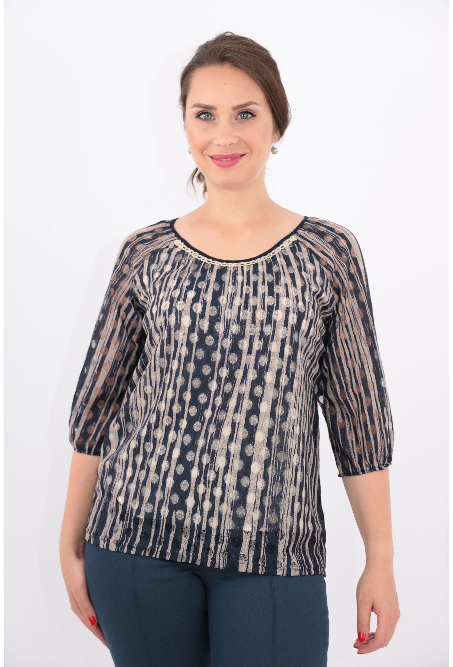 Bluza din dantela cu buline