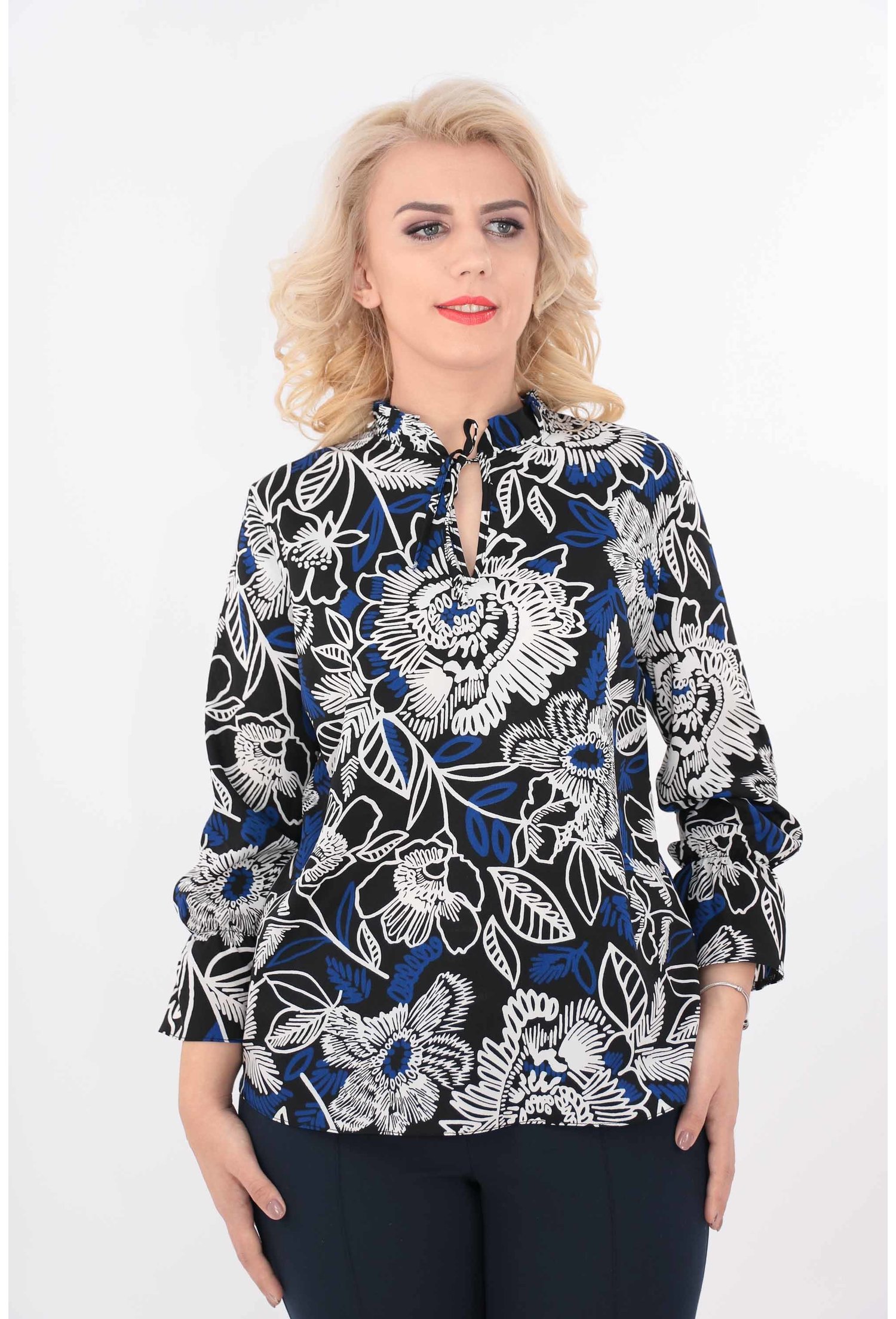 Bluza din vascoza imprimata cu desen albastru