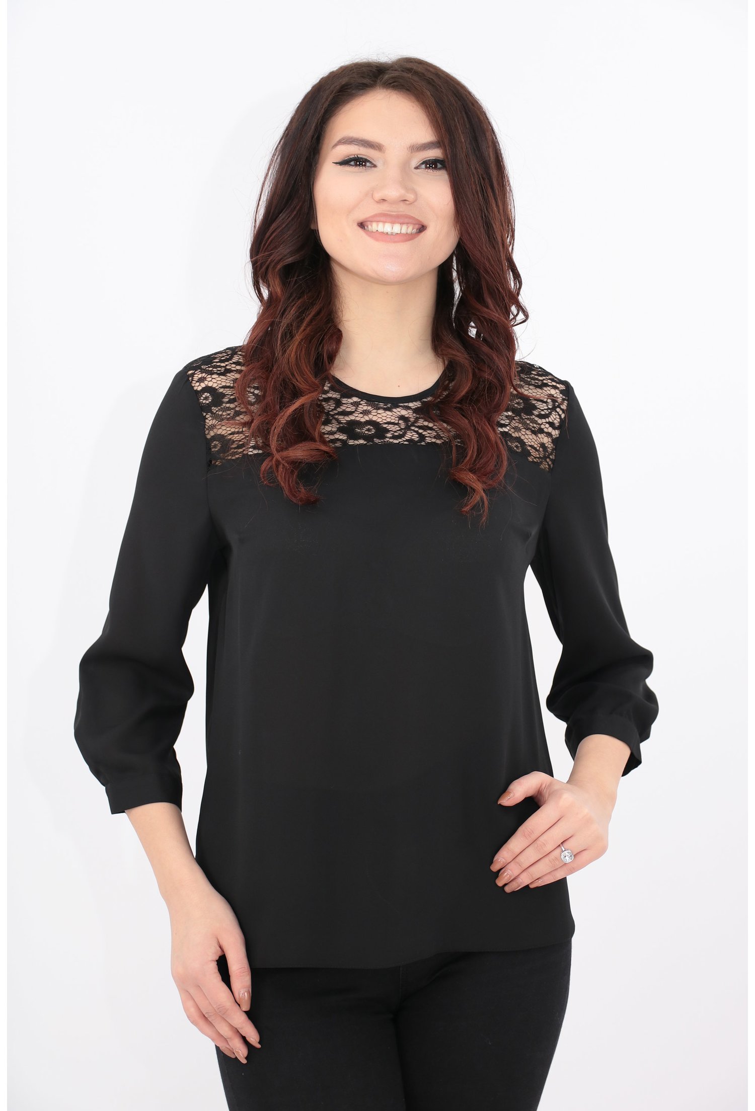 Bluza din voal negru cu dantela